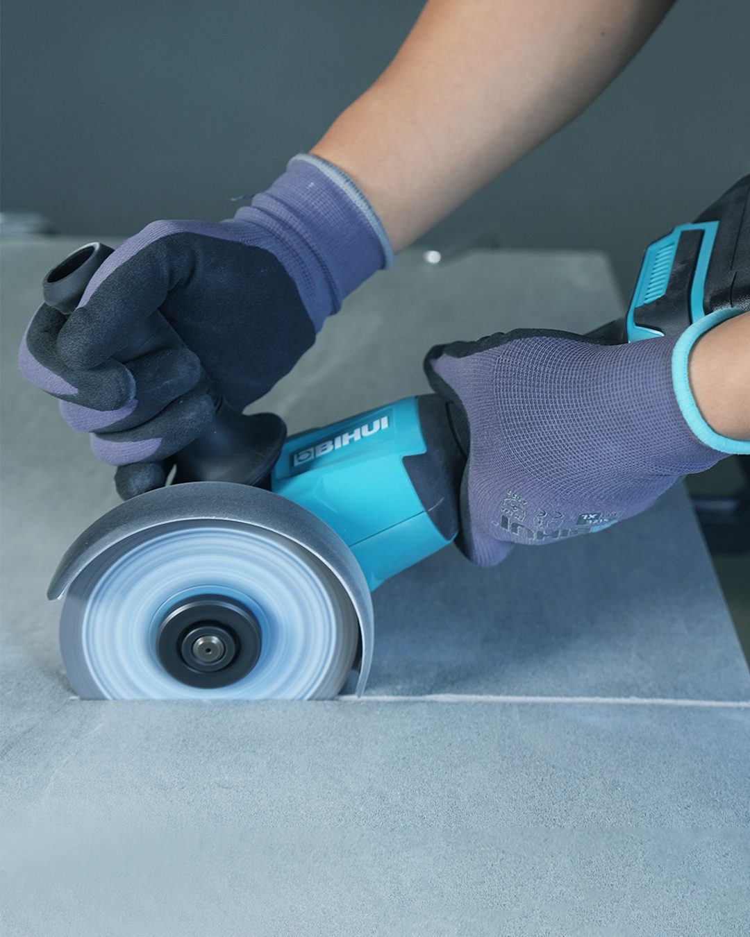 BPTT Cordless Angle Grinder